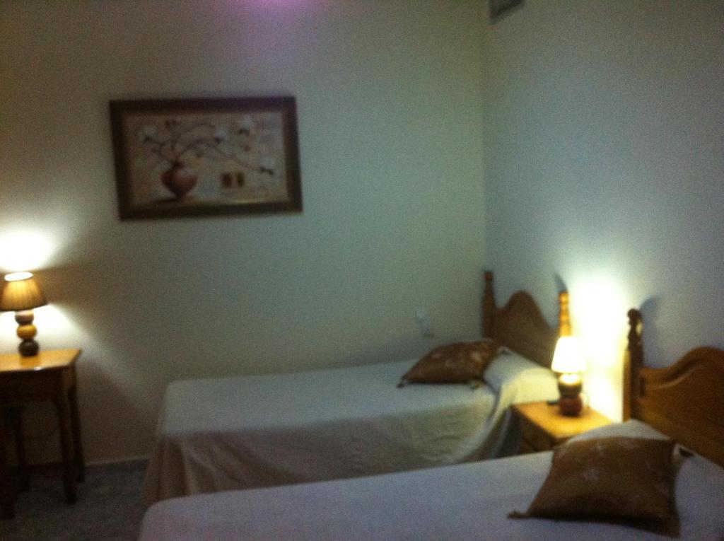 Hostal Neptuno Caceres Room photo